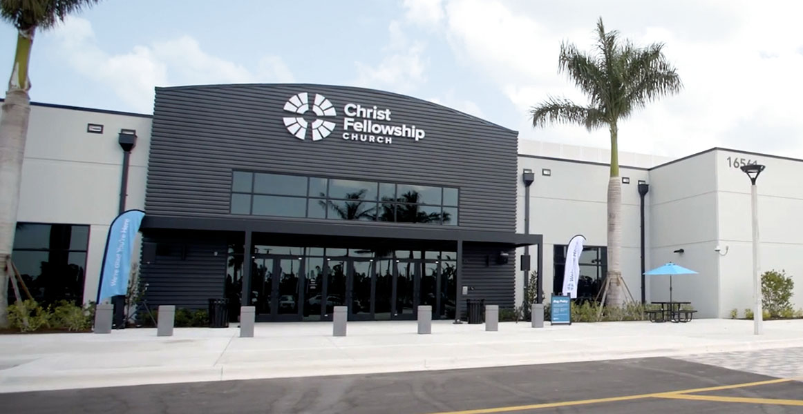 Caso di studio: come Christ Fellowship ha trovato un partner per la fornitura di posti a sedere per la sua chiesa in crescita